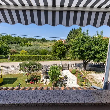 Apartament Mely *